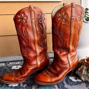 Vintage Western Cowgirl Boots 🌸Size 8 with Flower details🌸